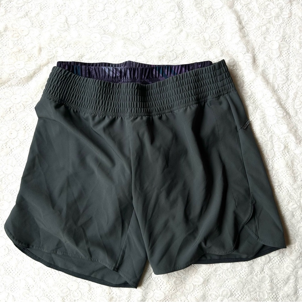 PEARL iZUMi 
Prospect 2/1 Cycling Shorts with Liner - Women's large